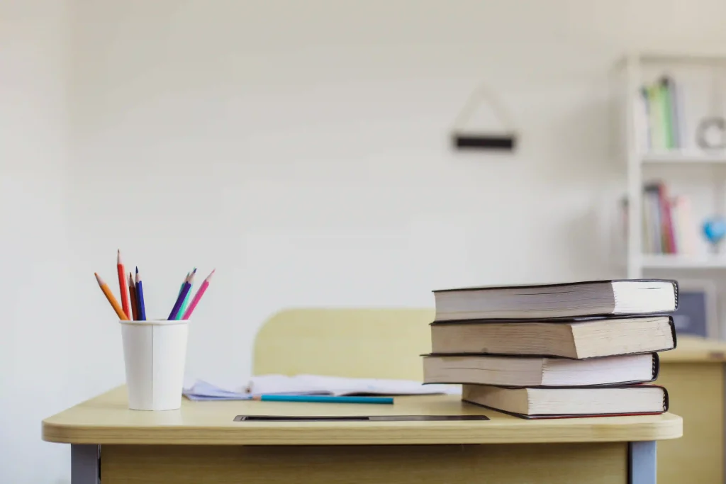 Learn how to say 'but' in Spanish with examples using 'pero', 'sin embargo' and 'aunque